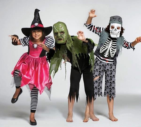 Kids groups weird Halloween costumes