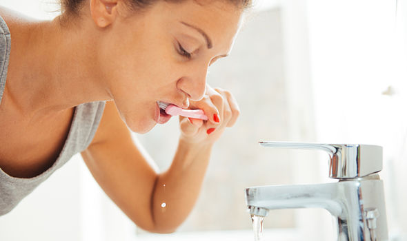 How to Get Rid of Bad Breath Permanently With Homemade Mouthwash Recipes: Baking Soda, Essential Oil, and Apple Cider Vinegar